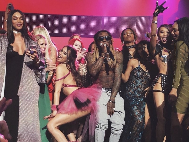 Watch Lil Wayne Perform His Hits With Pornstars At 2018 AVN ...